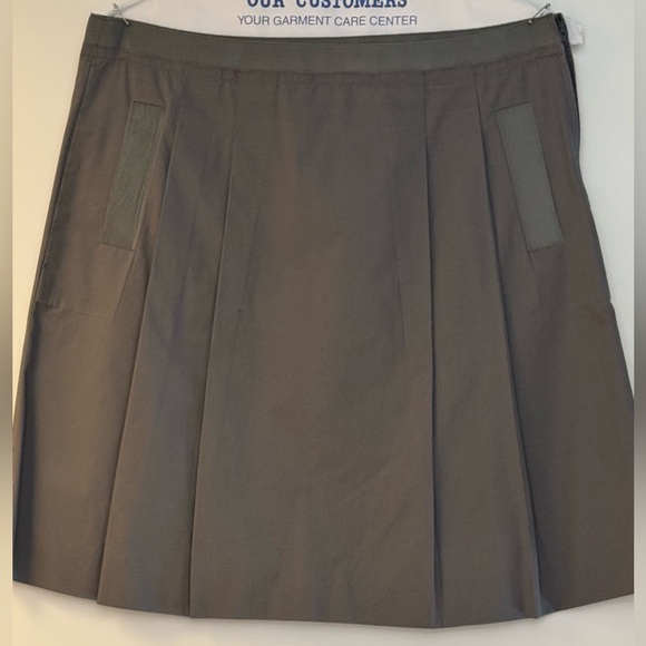 J. Crew Dresses & Skirts - LIKE NEW! J. Crew Gray Classic Knee Length Cotton Skirt Pockets Sz 10